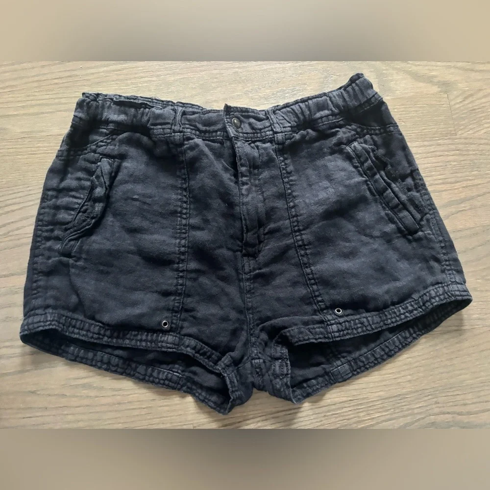 Free People 100% Linen Hip Slung Relaxed Charcoal Dark Gray Shorts size 2